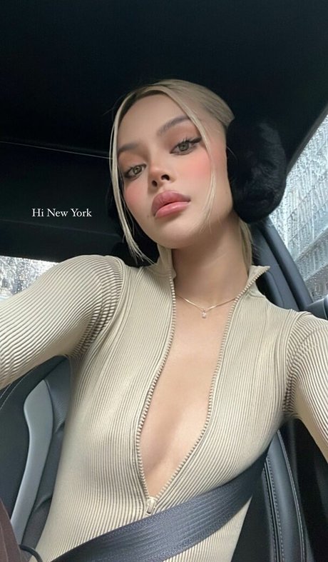 LilyMayMac actrice sexy archive