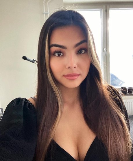 MichelleR star du porno exclusive images