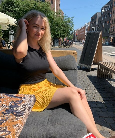 Mimi Lintrup étoile adulte photo