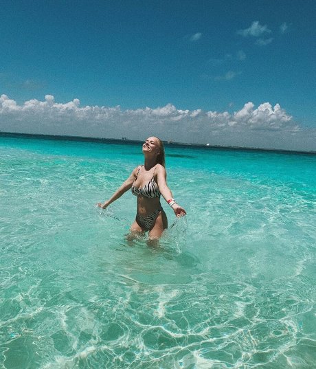 Mimi Lintrup étoile érotique galeries