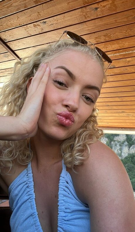 Mimi Lintrup étoile érotique collection