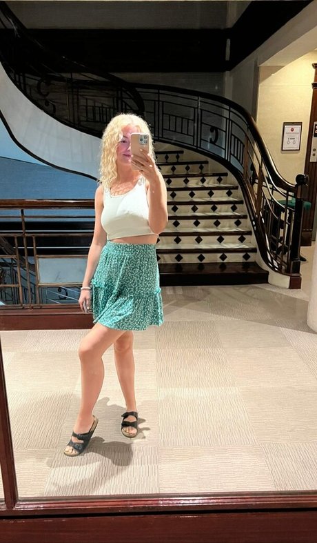 Mimi Lintrup nus star du porno collection