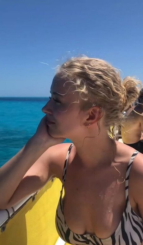 Mimi Lintrup beau modèle collection