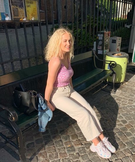 Mimi Lintrup sexe de star du porno photos