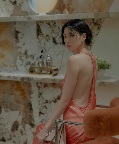 Ayaka Miyoshi étoile érotique galerie