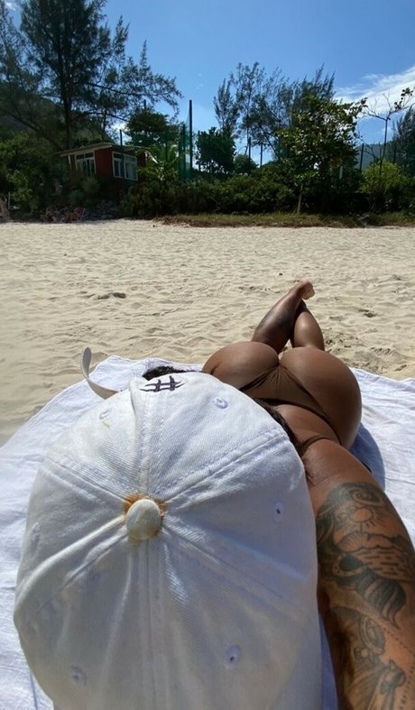 Julia Bhering modèle meilleur galeries