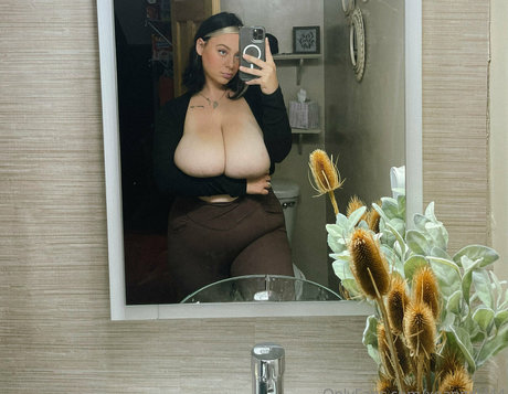 Myah Ramsey art star du porno galerie