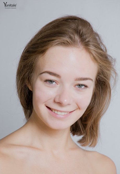 Madeline Y modèle gratuit photo