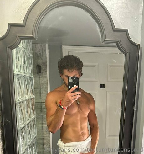 tooturntuncensored modèle sympa des photos