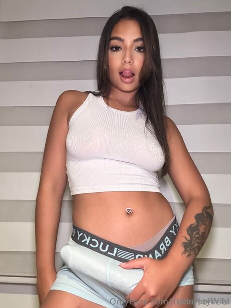 blonde aux gros seins onlyfans parfait nu des photos