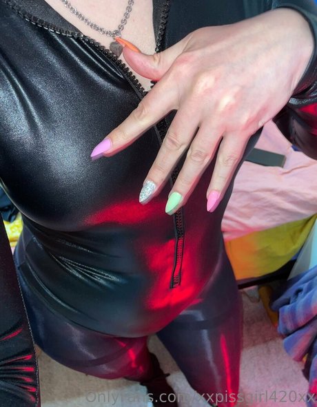 xxpissgirl420xx star du porno gratuite img