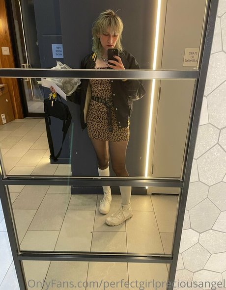 xxpissgirl420xx art de star du porno img