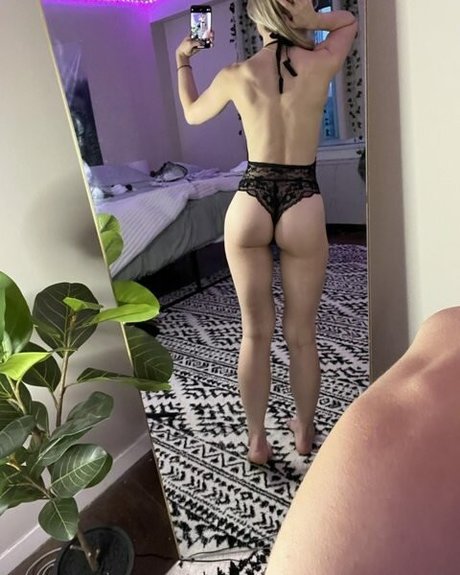 pom-pom girl asiatique onlyfans adulte érotique galerie