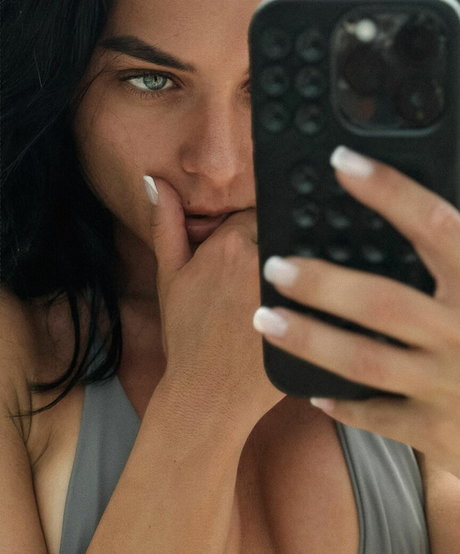 fans emo uniquement nus pornographiques archive