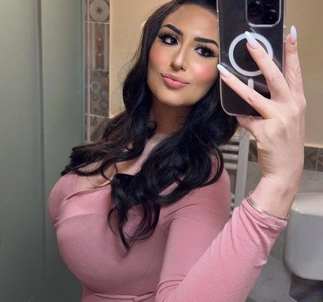 Chiara M star du porno hd des photos