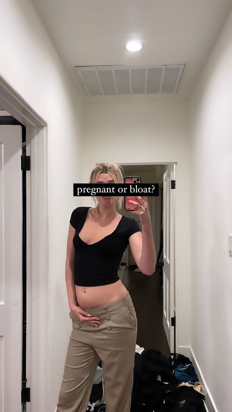 Alissa Violet modèle pornographique collection