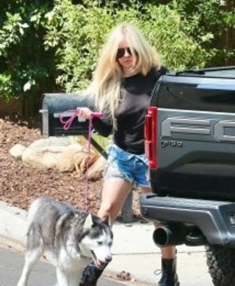 Avril Lavigne star du porno gratuit images