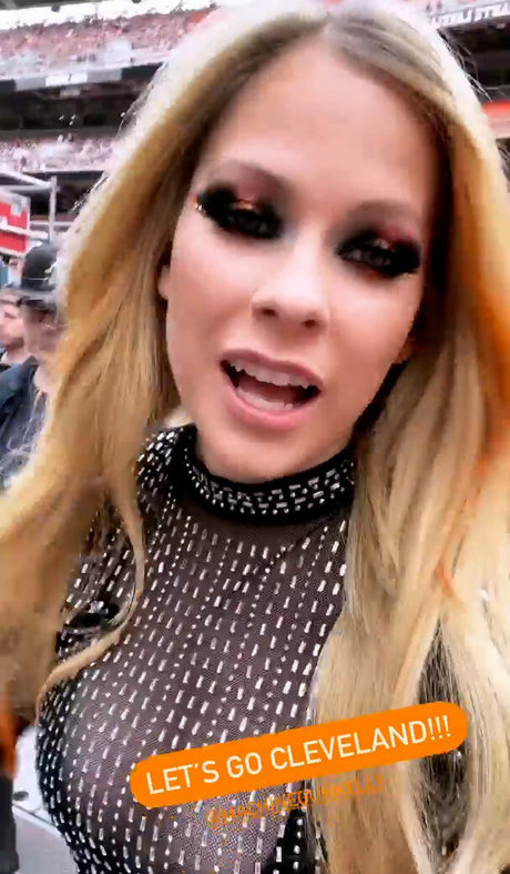 Avril Lavigne modèle exclusif galeries