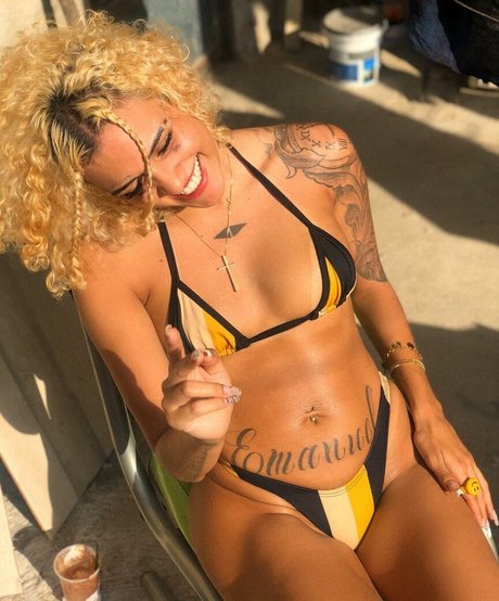 Nabrisa jolie étoile des photos