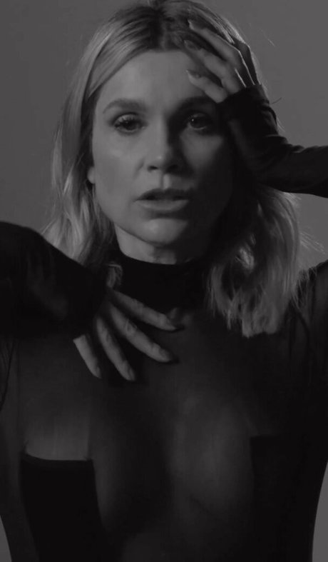 gros seins ébène onlyfans gratuit belle archive