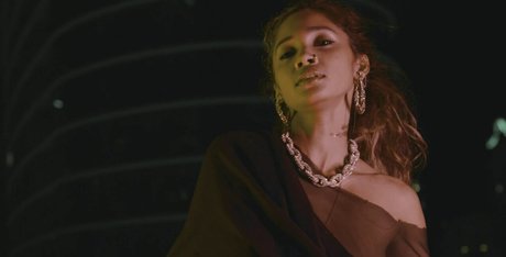 Tai Aysha modèle adulte des photos