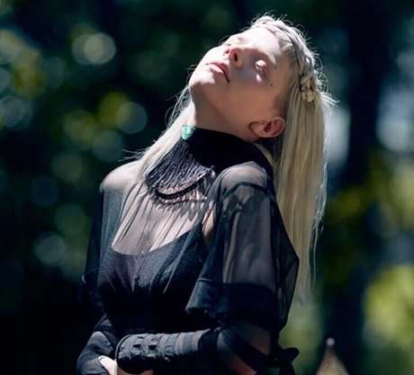 ébène baise onlyfans haut sexy collection