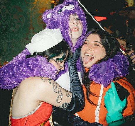 Alluux actrice nue galeries