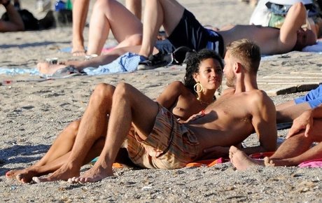 Vick Hope modèle érotique img