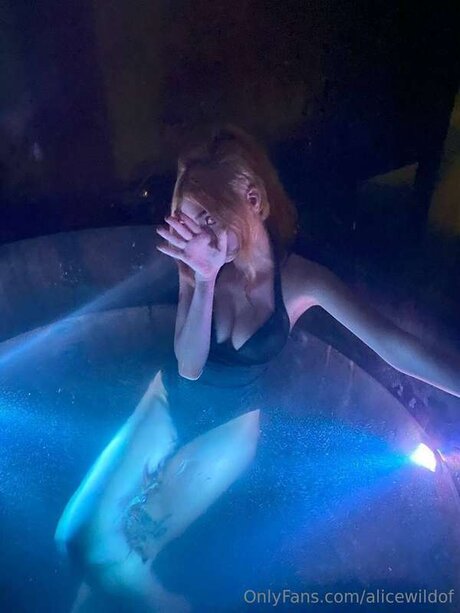 Alicewildof modèle magnifique photo