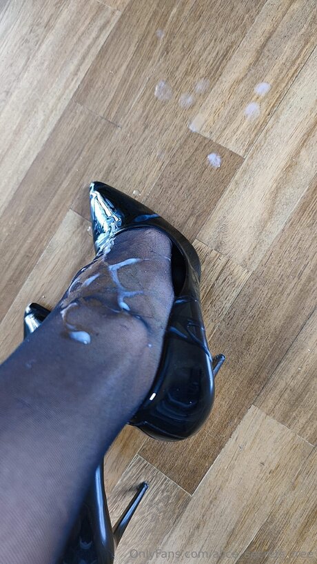 Alice Secrets Free belle actrice galeries