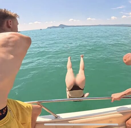 fellation asiatique onlyfans adulte image