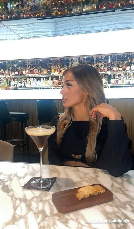 Brynhildurgunnlaugs actrice pornographique galeries