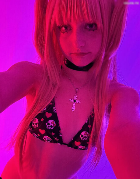 Ava Cherrry haut modèle galerie