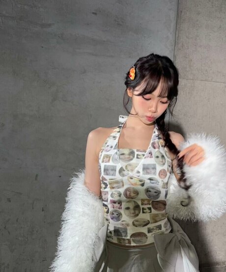 Kim Chaewon étoile exclusive image