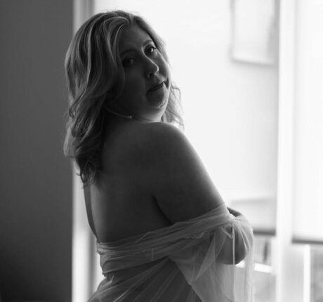 Wellnessbynorah modèle érotique photo