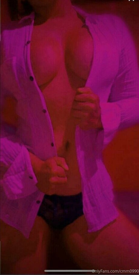 fille courbée dà côté onlyfans sexy nue archive