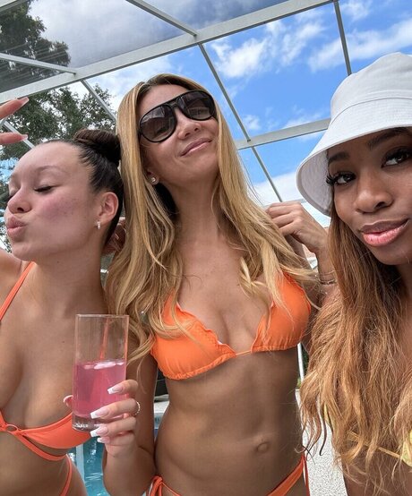 Jacey Birch modèle exclusif photo