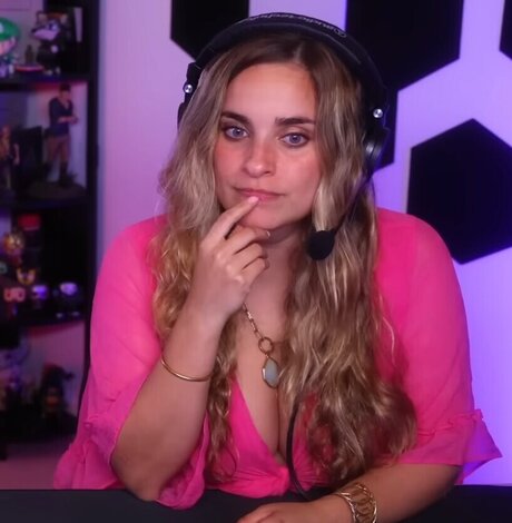 Kristen Stephensonpino actrice de grande qualité des photos