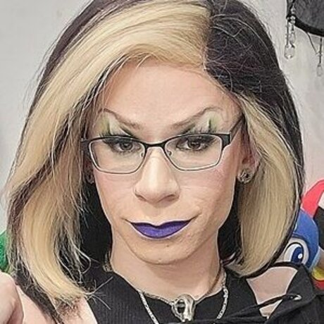 Akumalamprey actrice sexy photo