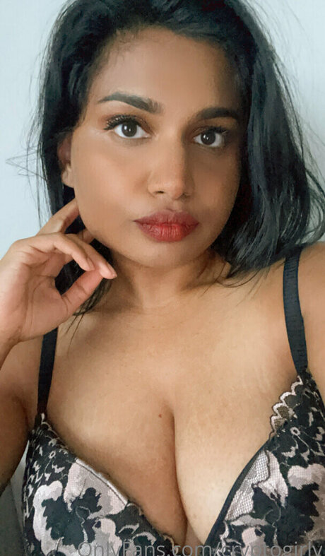 Miss Patel nus de stars du porno image