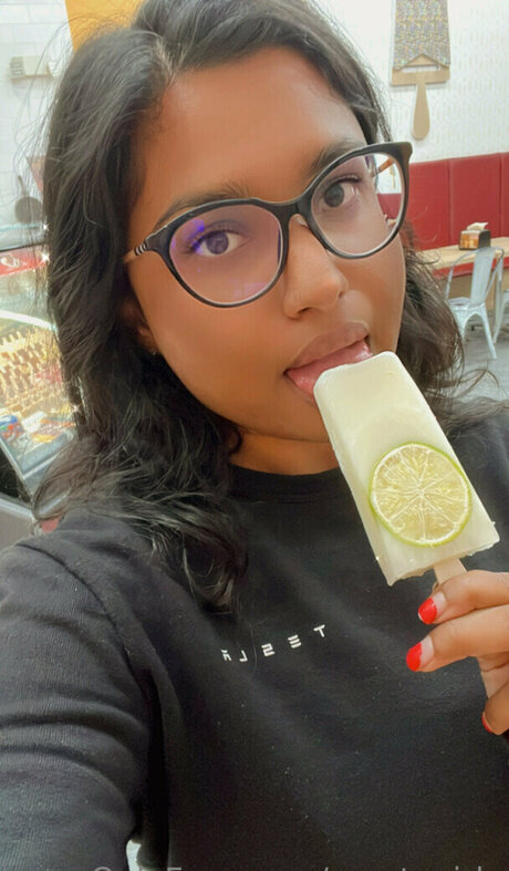 Miss Patel étoile exclusive images