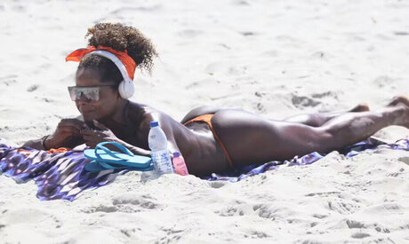 Adriana Bombom étoile chaude images