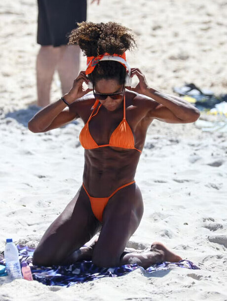 sexe en bikini uniquementfans sexy de haute qualité archive