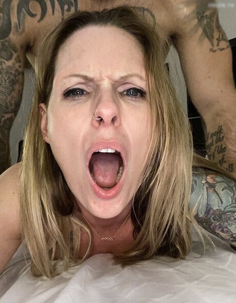 bbw gothique uniquementfans érotique de haute qualité photo