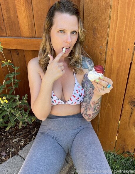 skylerxo haut modèle archive