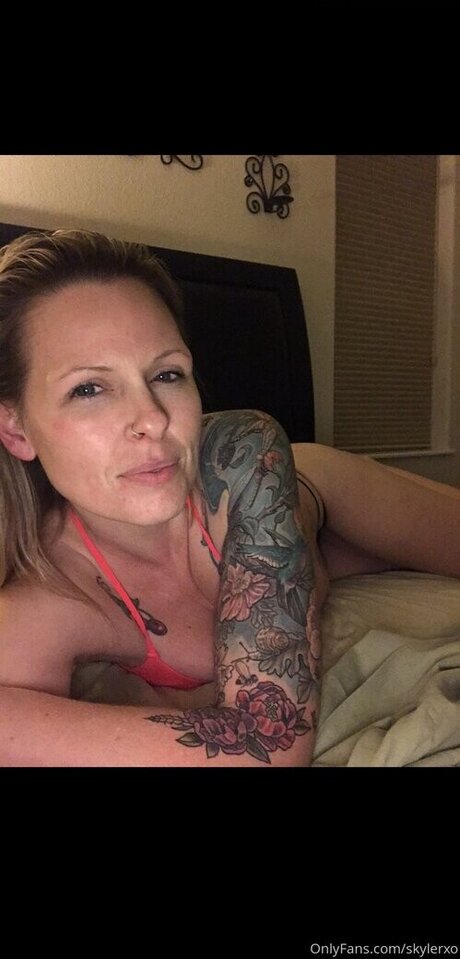 infirmière brune onlyfans sympa parfait collection