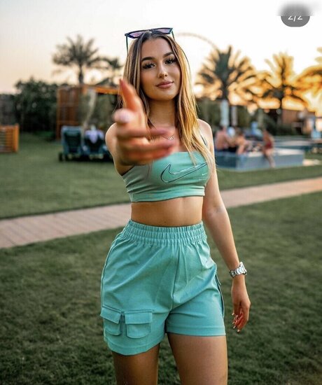 épouse infidèle onlyfans chaud image