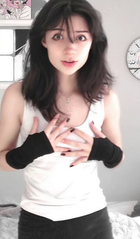 Anto a a mannequin img