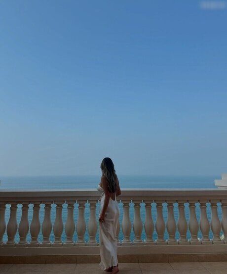 Adorable Caro modèle érotique photos