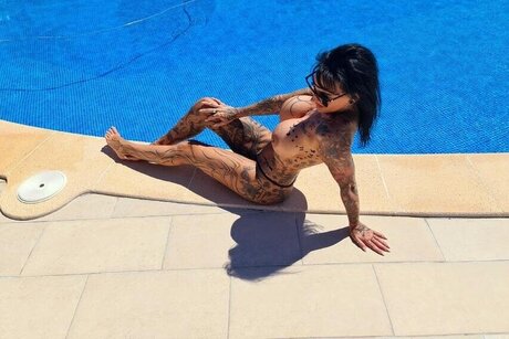 Sari Sander sexe star photos